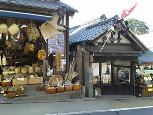 新実家近くの成田山の参道。素敵です♪