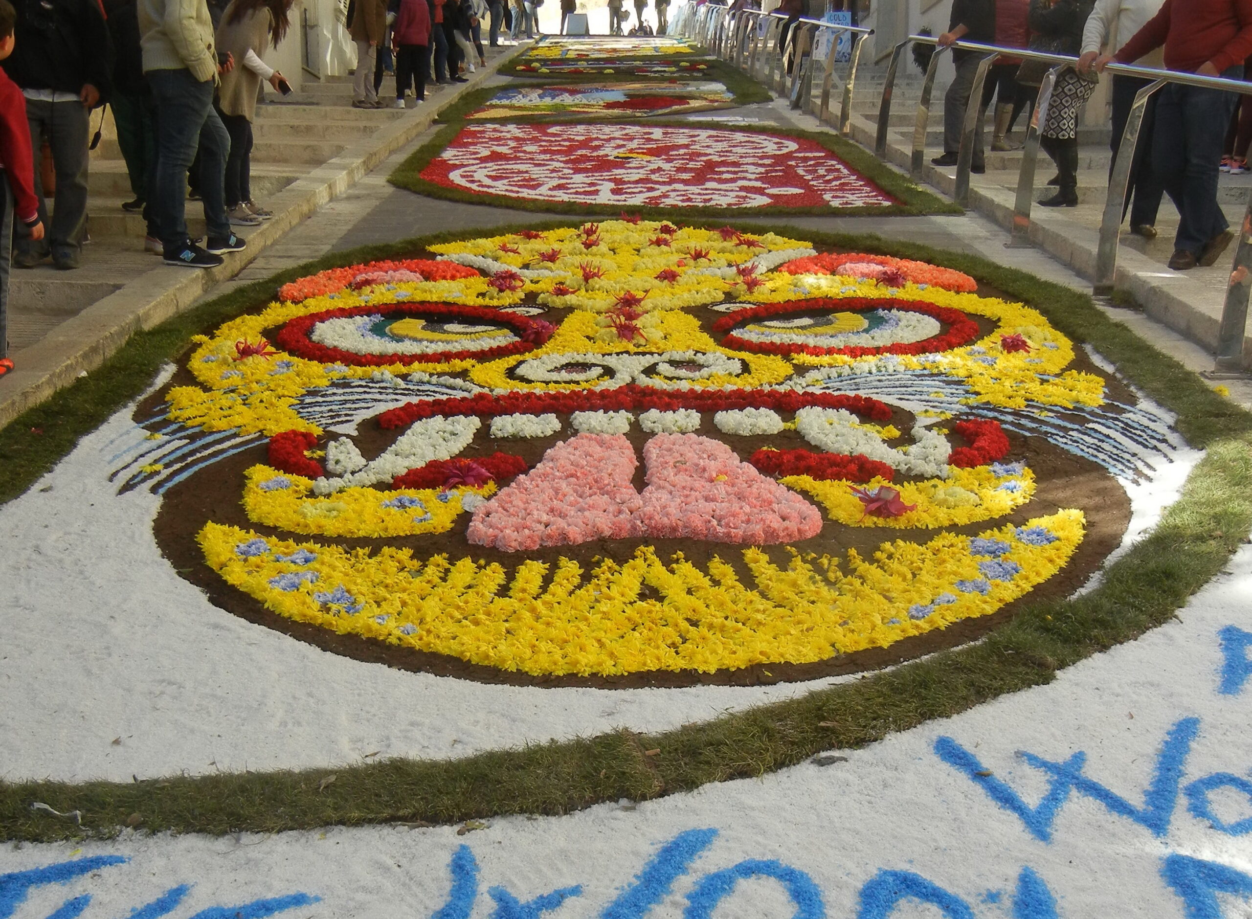 チッタデッラへ向かう花道